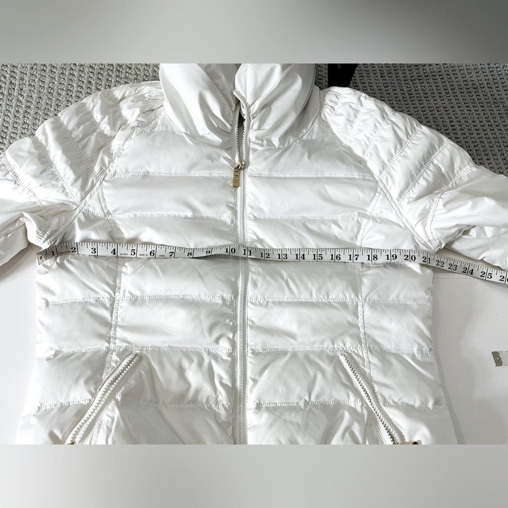 GUESS puffer jacket 💖 - Picture 14 of 15